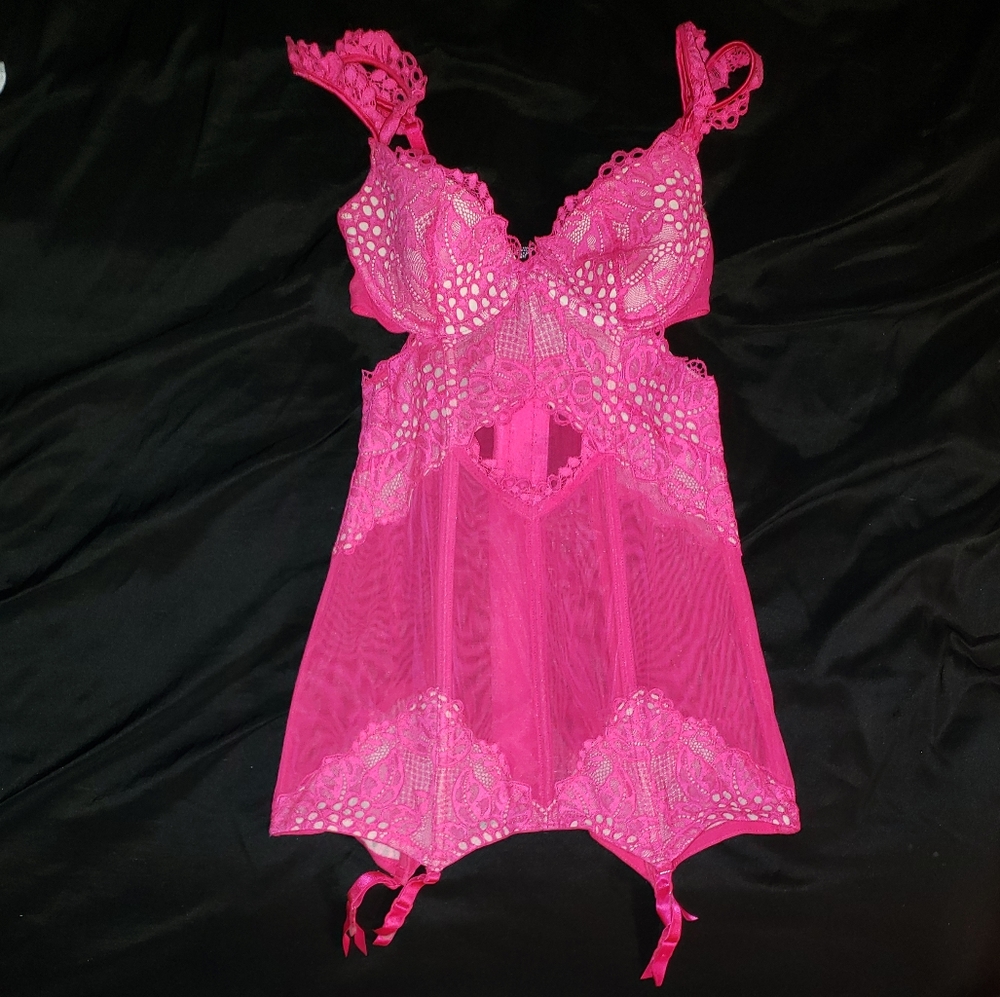 Victoria's Secret Lingerie sz 34B